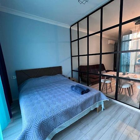 Apartment Merabi バトゥーミ エクステリア 写真