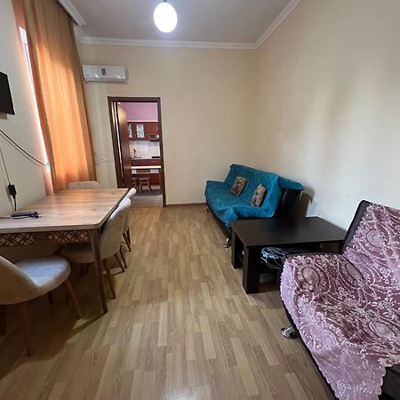 Apartment Merabi バトゥーミ エクステリア 写真