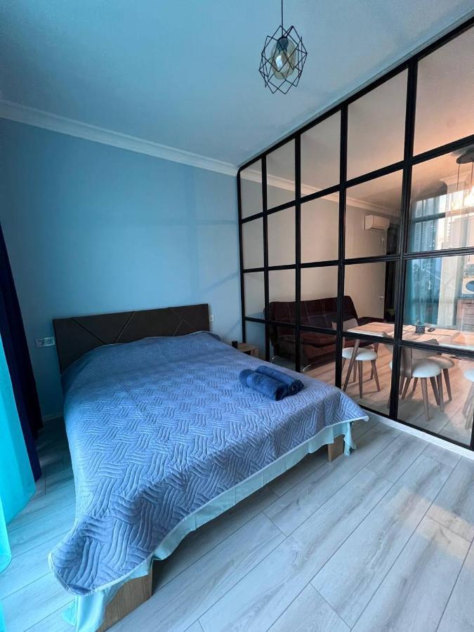 Apartment Merabi バトゥーミ エクステリア 写真