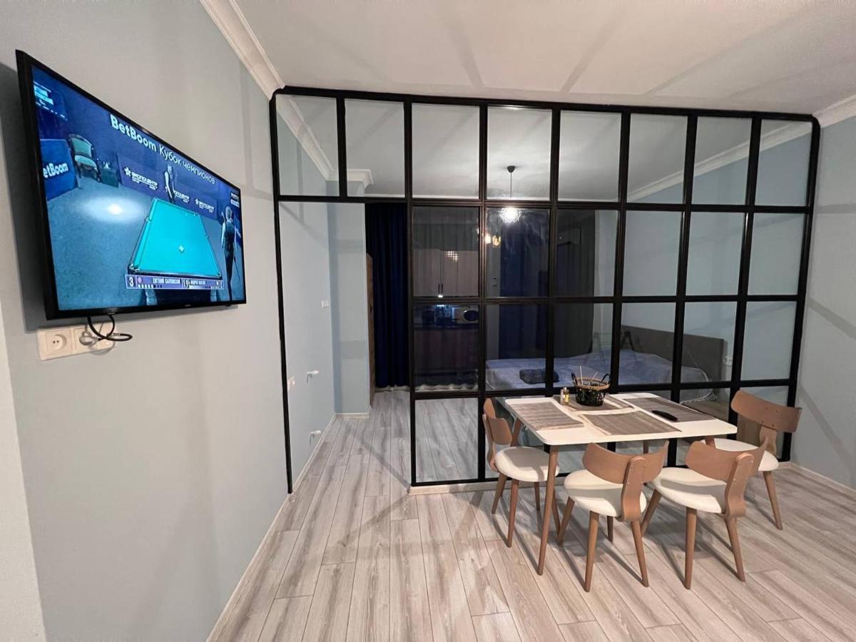 Apartment Merabi バトゥーミ エクステリア 写真