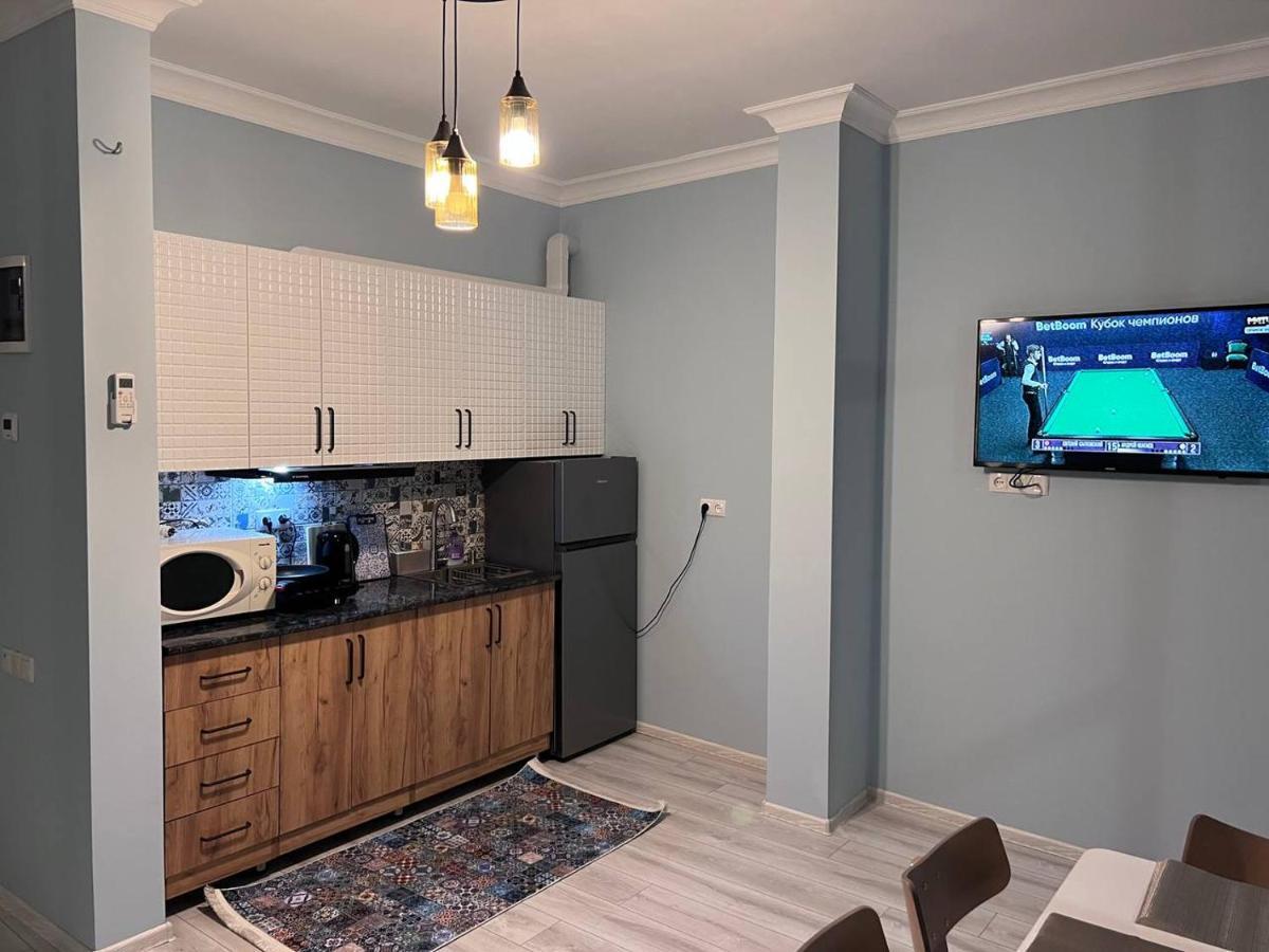 Apartment Merabi バトゥーミ エクステリア 写真