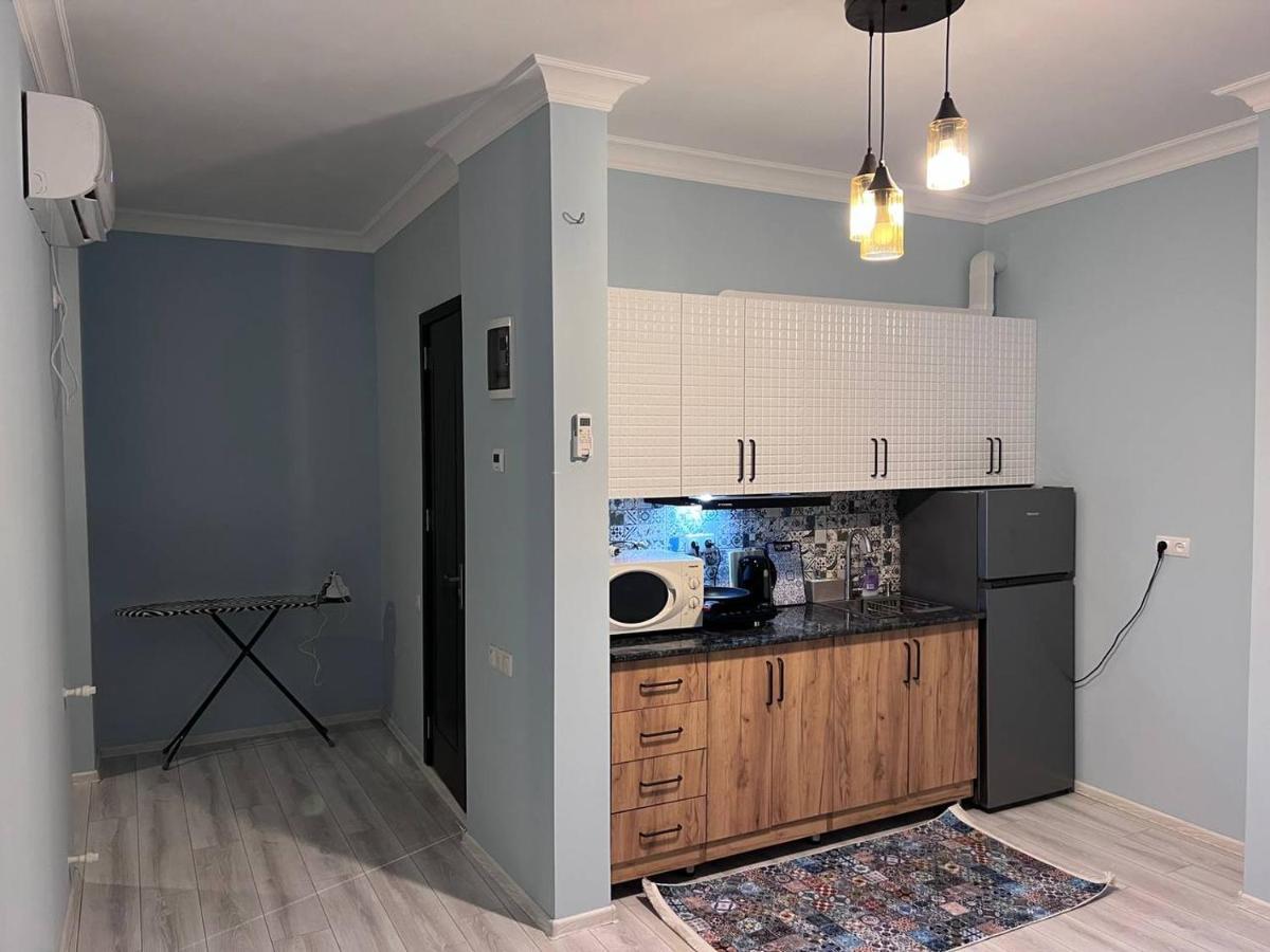 Apartment Merabi バトゥーミ エクステリア 写真