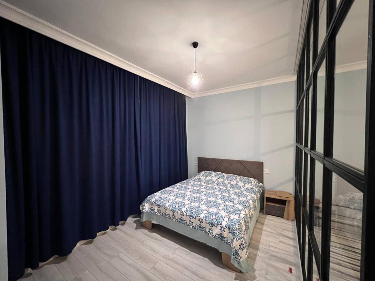 Apartment Merabi バトゥーミ エクステリア 写真