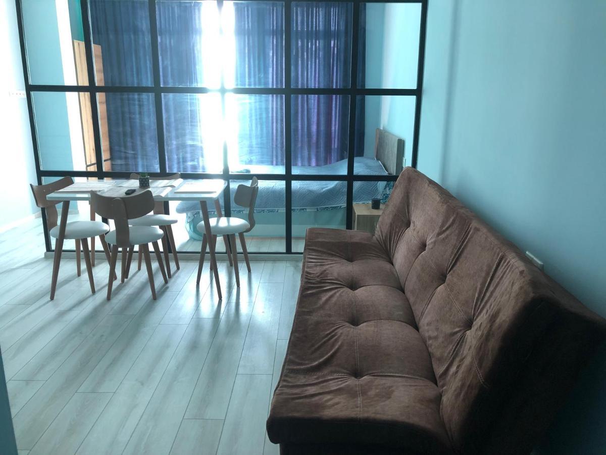 Apartment Merabi バトゥーミ エクステリア 写真