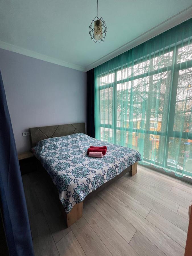 Apartment Merabi バトゥーミ エクステリア 写真