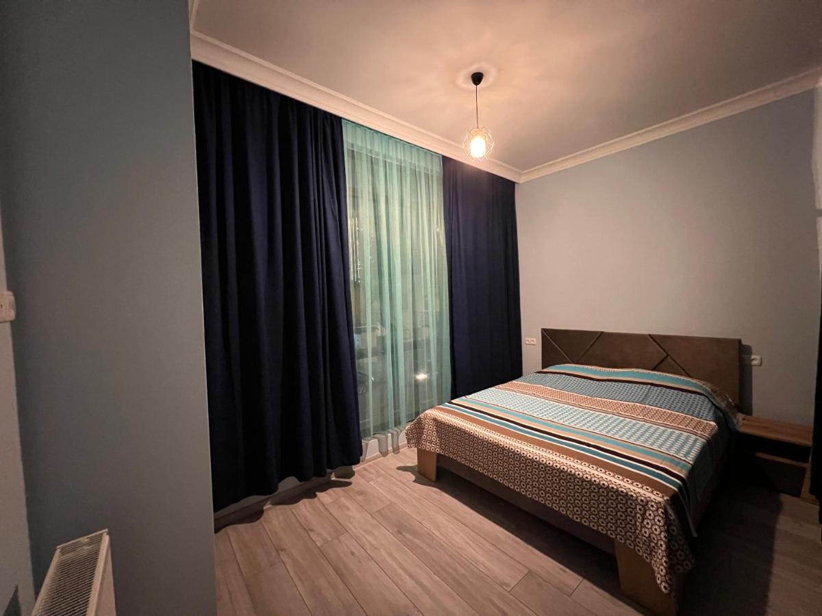 Apartment Merabi バトゥーミ エクステリア 写真