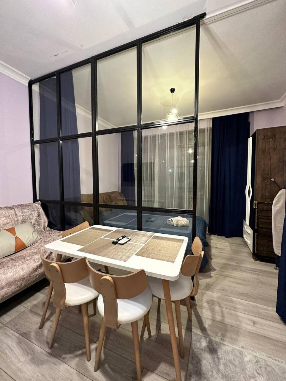 Apartment Merabi バトゥーミ エクステリア 写真