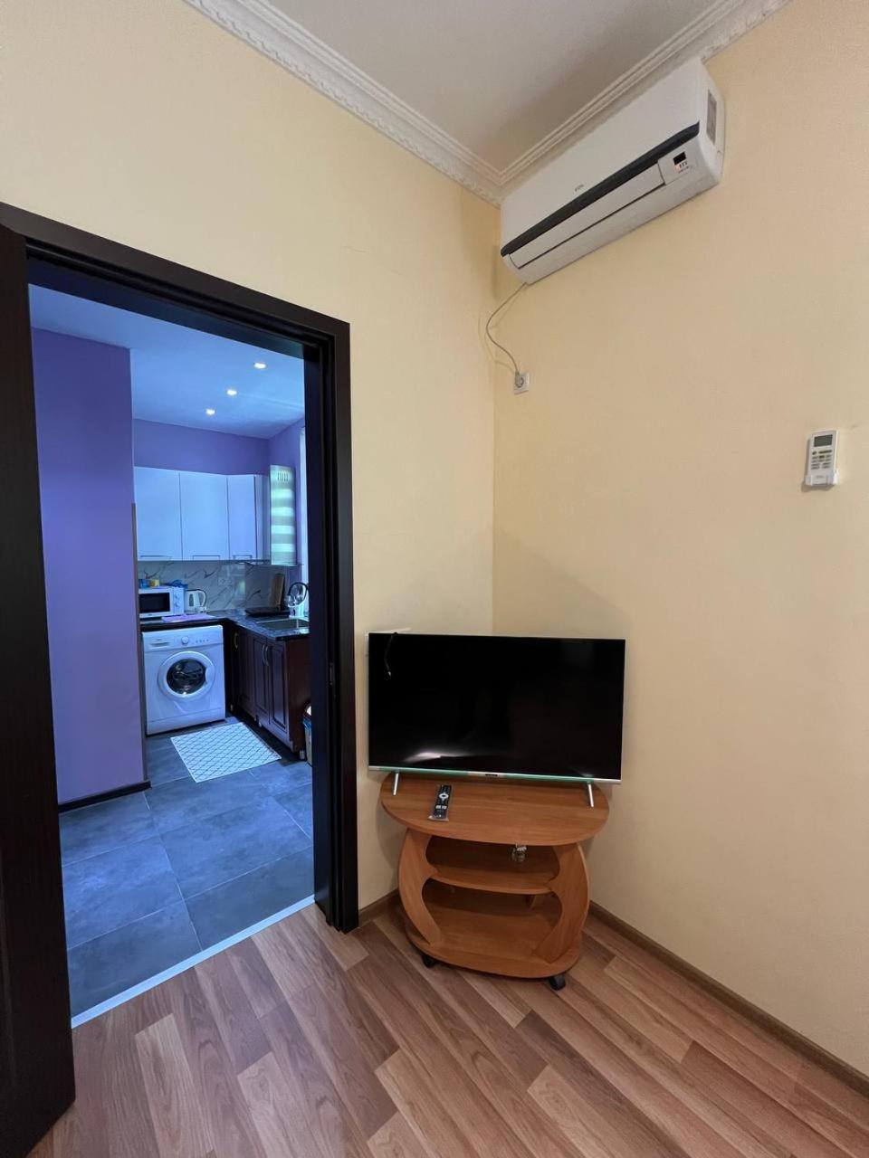 Apartment Merabi バトゥーミ エクステリア 写真