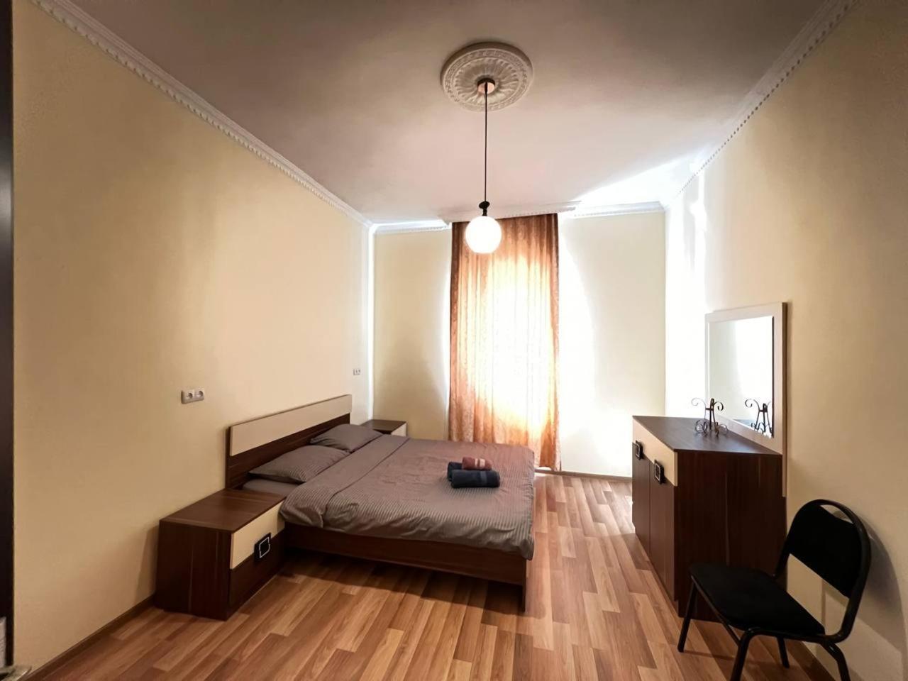 Apartment Merabi バトゥーミ エクステリア 写真