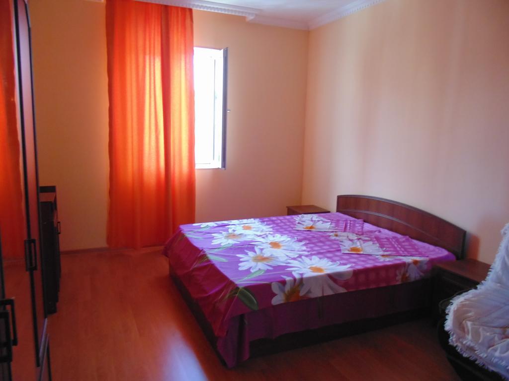 Apartment Merabi バトゥーミ 部屋 写真