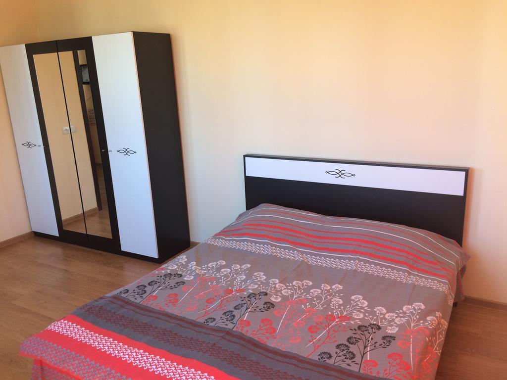 Apartment Merabi バトゥーミ エクステリア 写真
